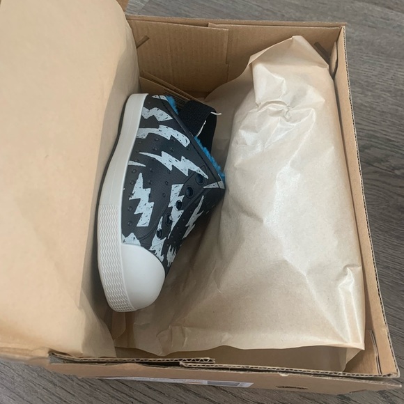 Native Jefferson Cozy Glow Slip-On Shoes - Size C7/EU 23 - Black/Blue - NWB - Picture 6 of 12